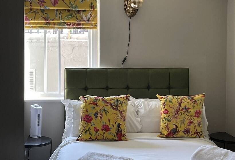 פנסיון Chapter 1 Hotels