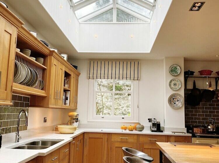 住所  Spectacular Coastal Townhouse In Fowey For 8