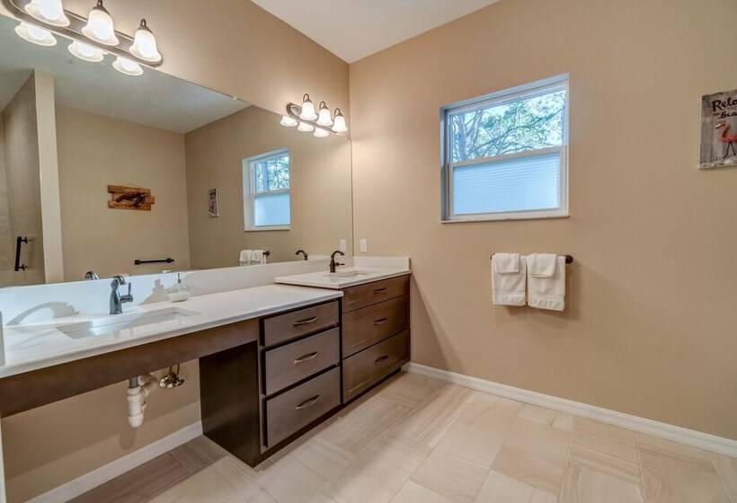 مبيت وإفطار Suite Dreams Guesthouse Aka Care Takeover Home