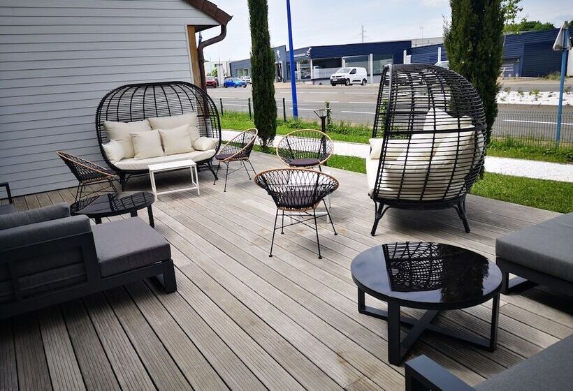 Les Suites   Konine 4   Hotel & Bar & Restaurant