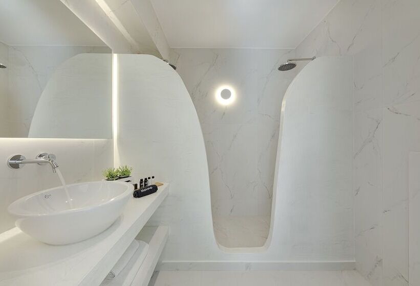 Onyx Hotel & Suites