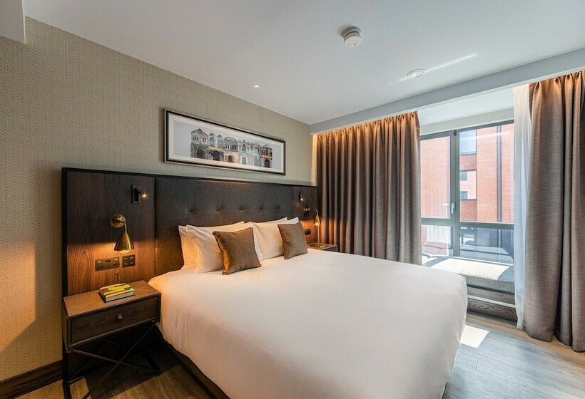 פנסיון The Fellows House Mews