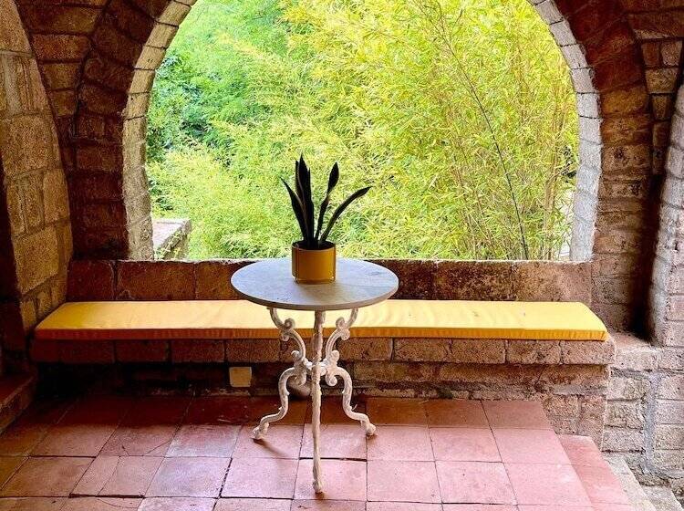 اقامتگاه Naples Countryside, One Of A Kind Dome Experience