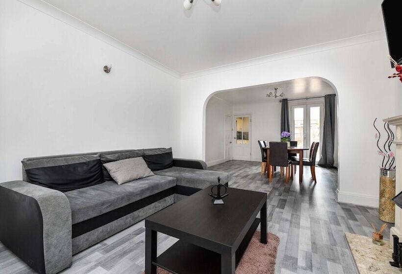 اقامتگاه 4br 10guests Parking Garden