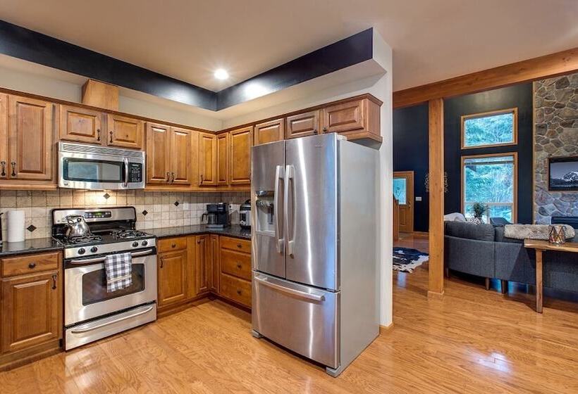 20gs   Wifi   F/p   W/d   Sleeps 6