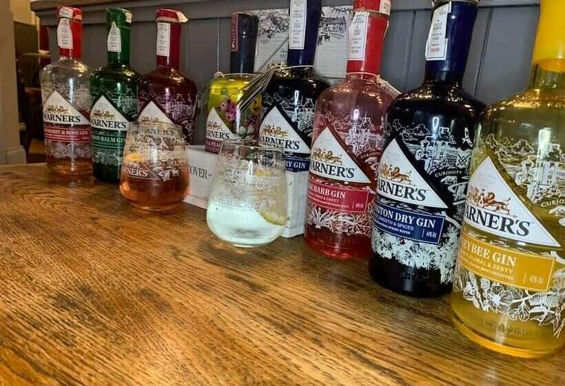 تختخواب و صبحانه The George At Ashley