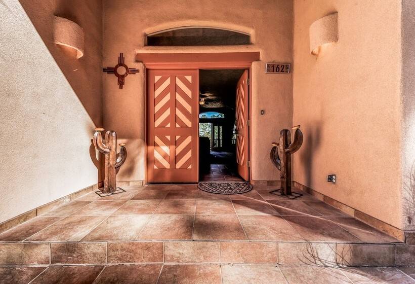 Casa Escondida