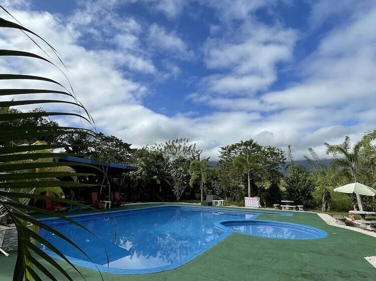 هتل Campos Arenal
