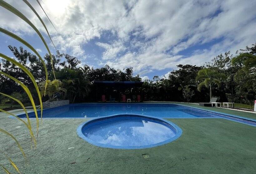 هتل Campos Arenal