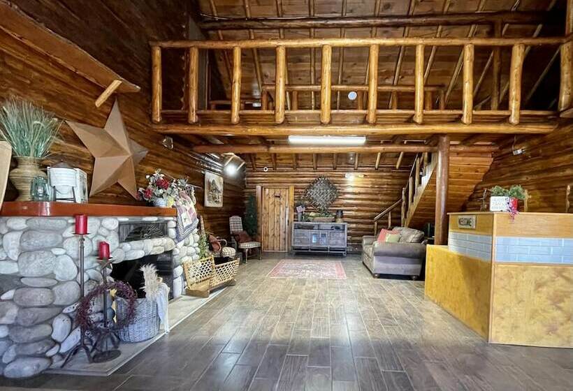 هتل Island Park Lodge