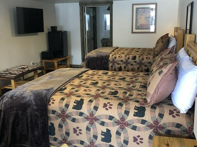 هتل Island Park Lodge