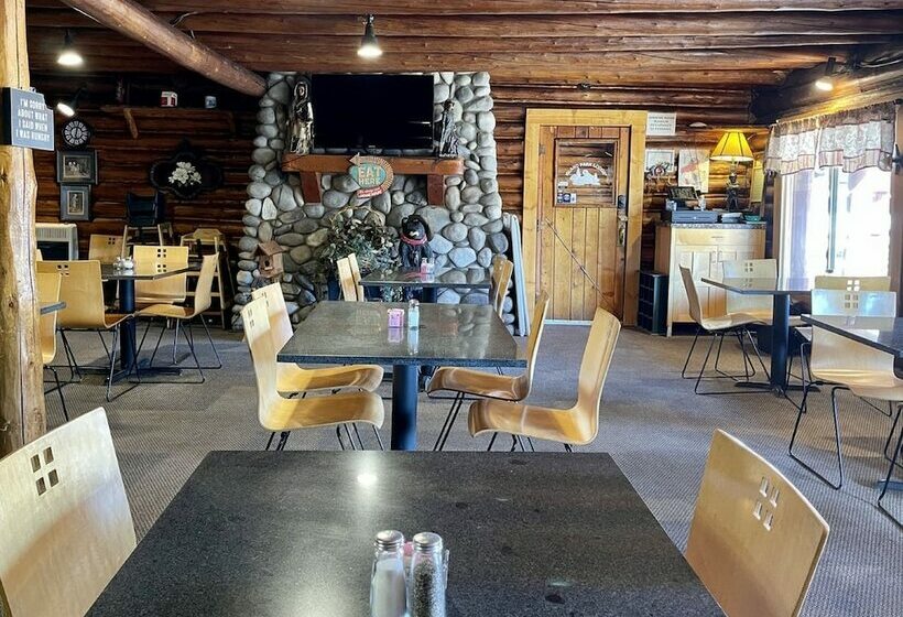 هتل Island Park Lodge