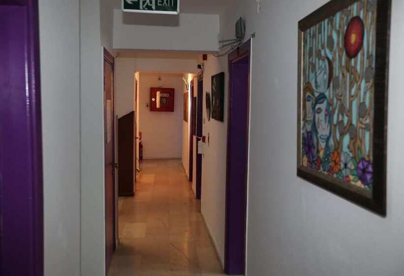 تختخواب و صبحانه Lavender Otel