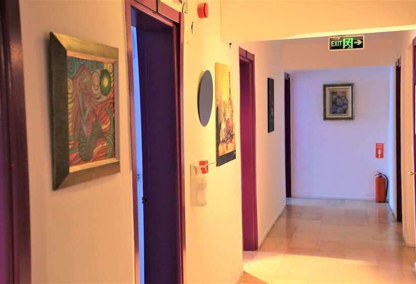 تختخواب و صبحانه Lavender Otel
