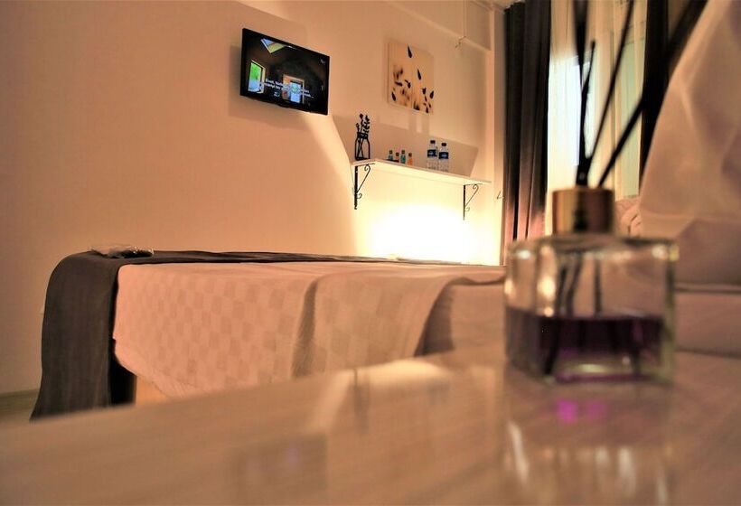 تختخواب و صبحانه Lavender Otel