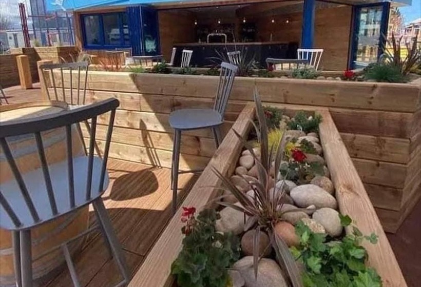 هتل Family Friendly 2 Bed Caravan In Rhyl, North Wales