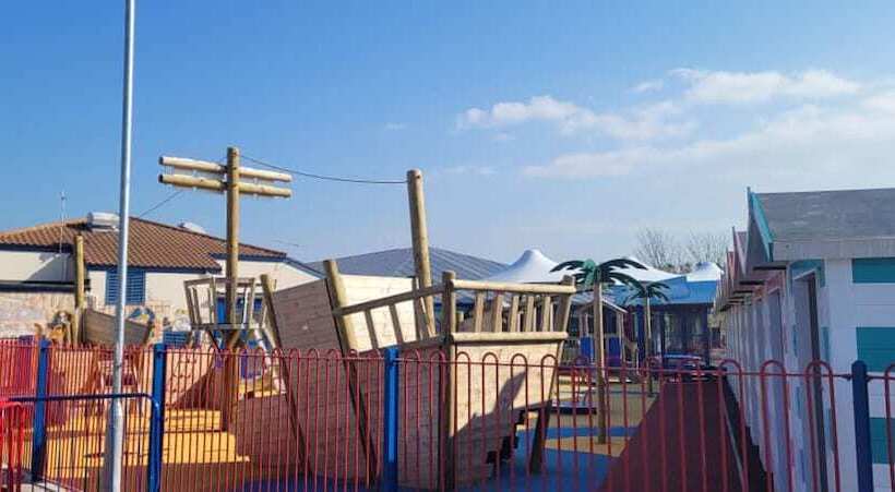 هتل Family Friendly 2 Bed Caravan In Rhyl, North Wales