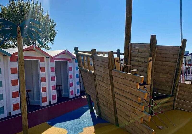 هتل Family Friendly 2 Bed Caravan In Rhyl, North Wales