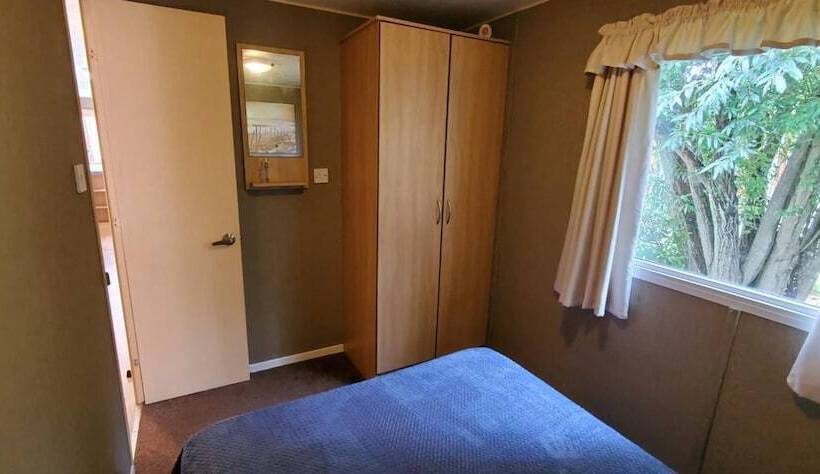 هتل Family Friendly 2 Bed Caravan In Rhyl, North Wales