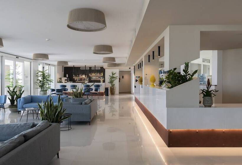هتل Resort La Battigia Beach & Spa