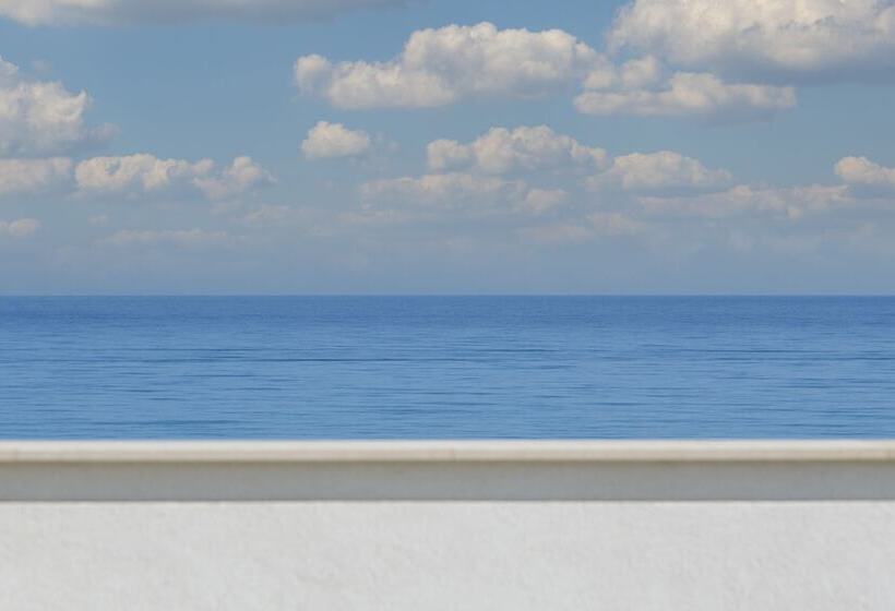 هتل Resort La Battigia Beach & Spa