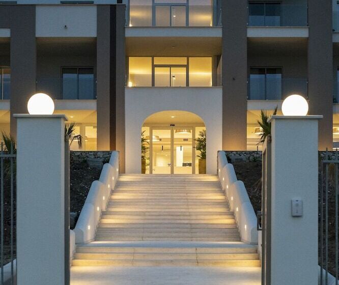 هتل Resort La Battigia Beach & Spa