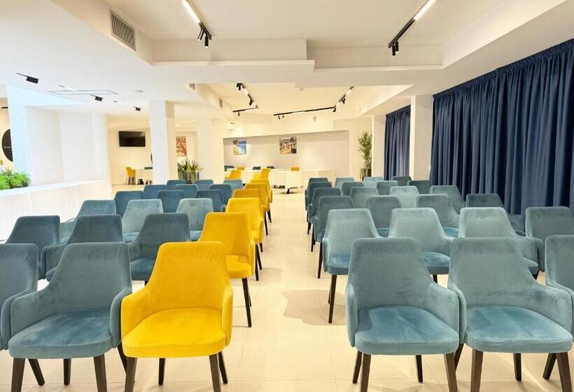 هتل Resort La Battigia Beach & Spa
