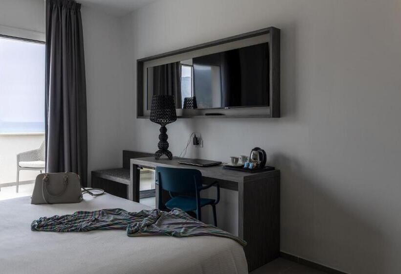هتل Resort La Battigia Beach & Spa