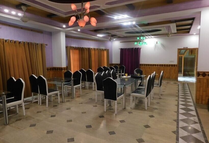 هتل Royal Emirates Residence
