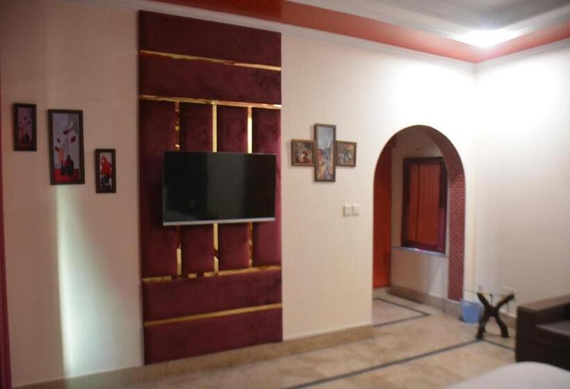 هتل Royal Emirates Residence