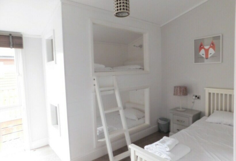 إقامة Lovely 5 Berth Lodge In North Walsham