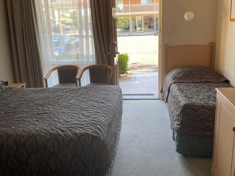 The Oxley Motel
