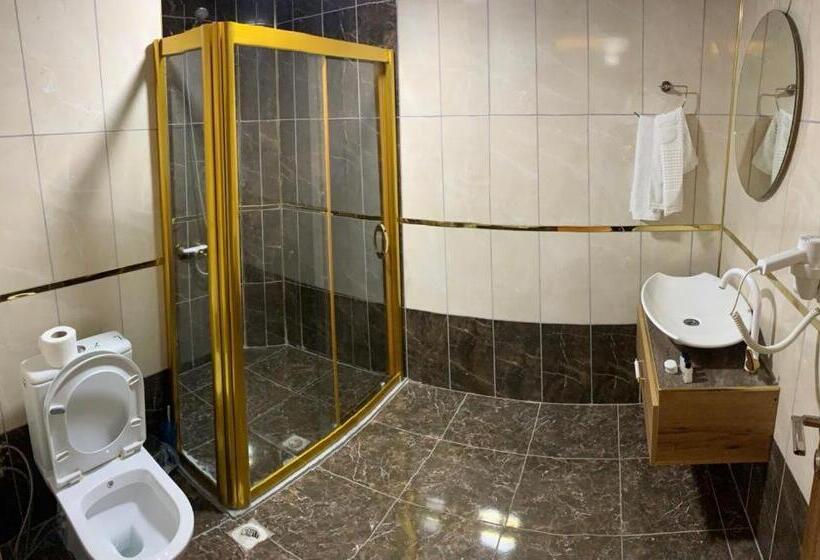 هتل Indi̇ana