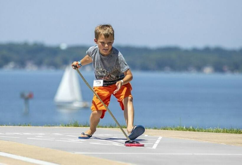 هتل Top Floor Handicap Accessible Bay View