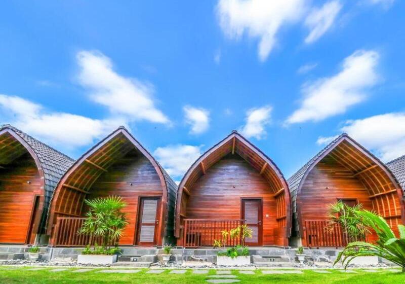 هتل Sekar Arum Riverside Resort In Canggu