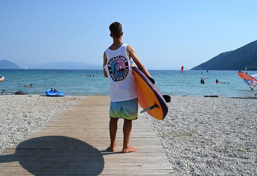 هتل Surf