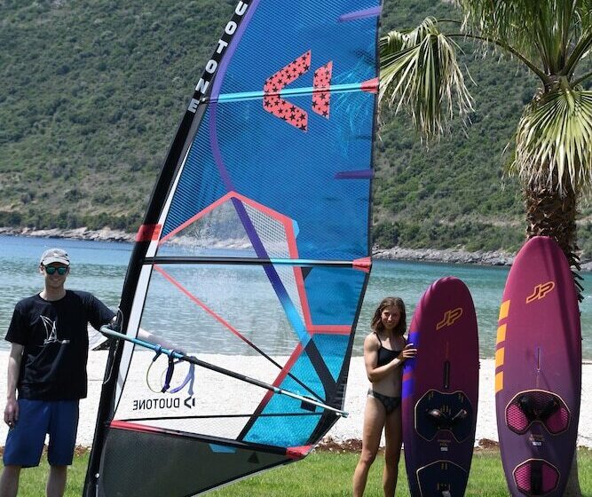 هتل Surf
