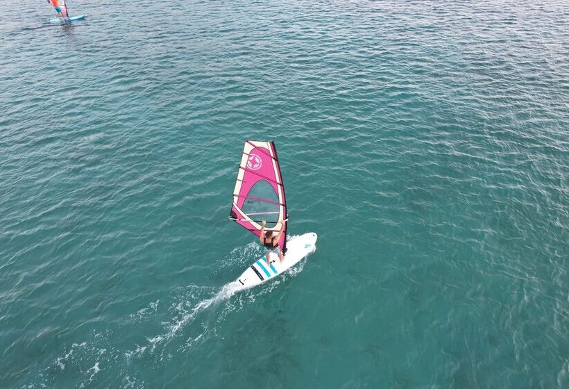 هتل Surf