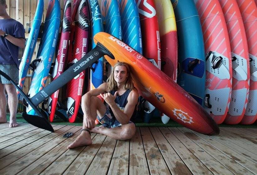 هتل Surf