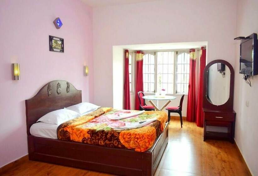 پانسیون Green Park Grand Inn