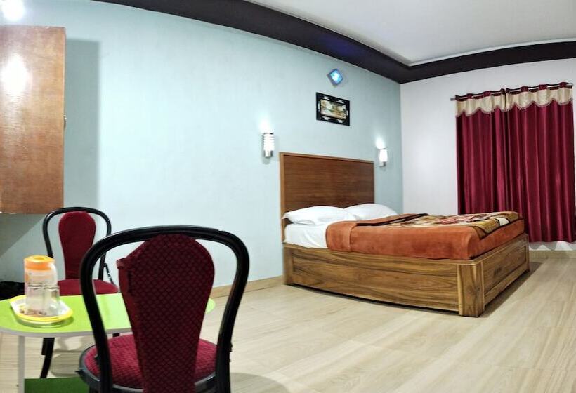 پانسیون Green Park Grand Inn