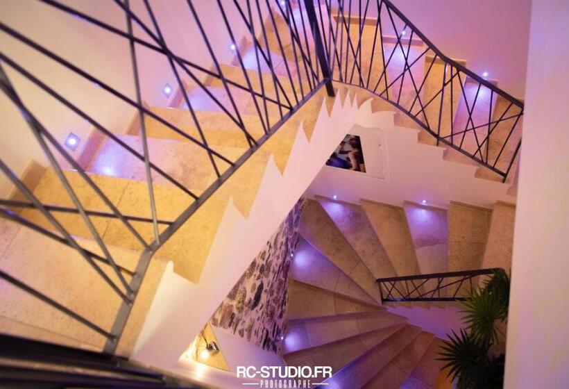 Отель Loveroom La Garçonn Hyeres