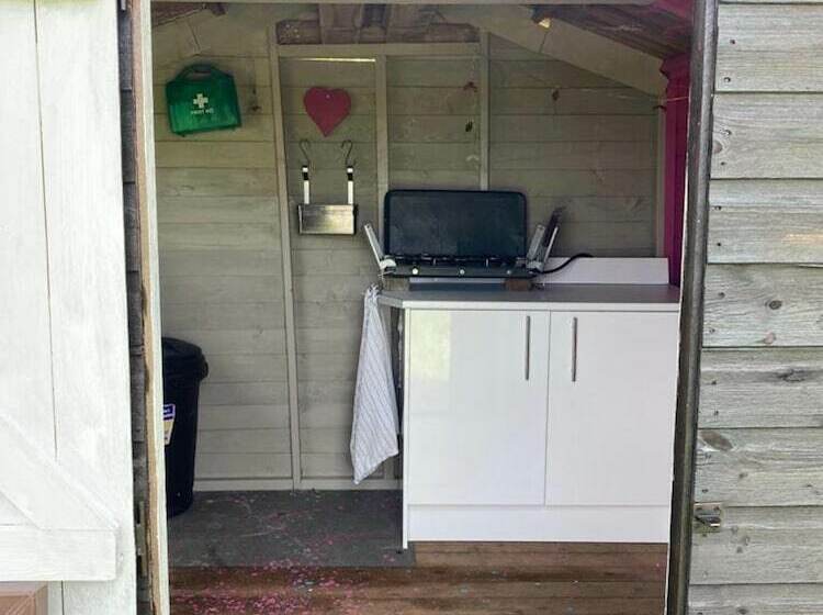 Отель Wild Orchid Bell Tent In The Broads National Park