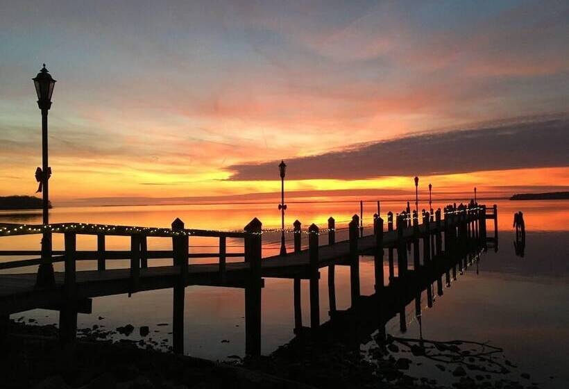 پانسیون Top Floor Deluxe Suite Bay View