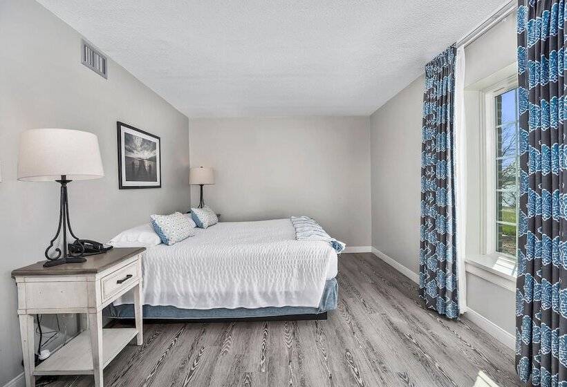 استراحتگاه First Floor Master Suite Bay View