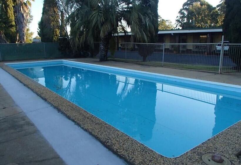 Y Motels Kingaroy