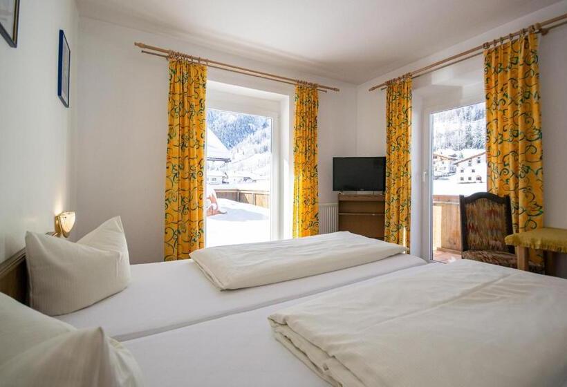 Bed and Breakfast Pension Nina & Gasthof Alpenrose