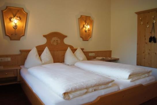 تختخواب و صبحانه Alpina Pension