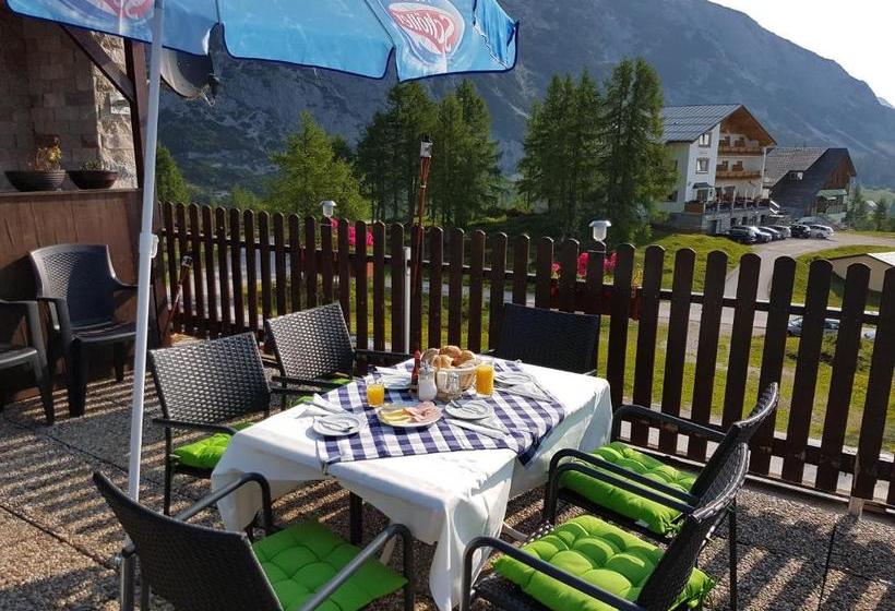 ホテル Berghof Tauplitzalm