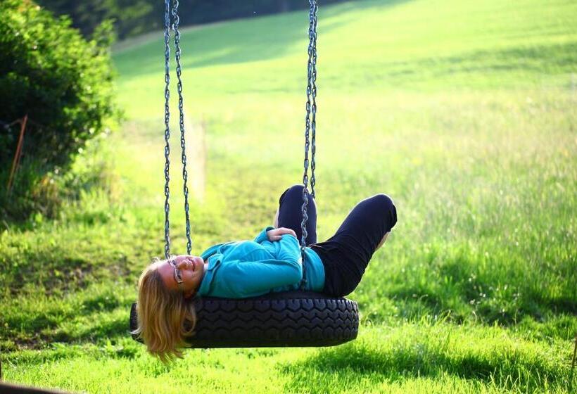 ホテル Nussbaumer Am Irrsee